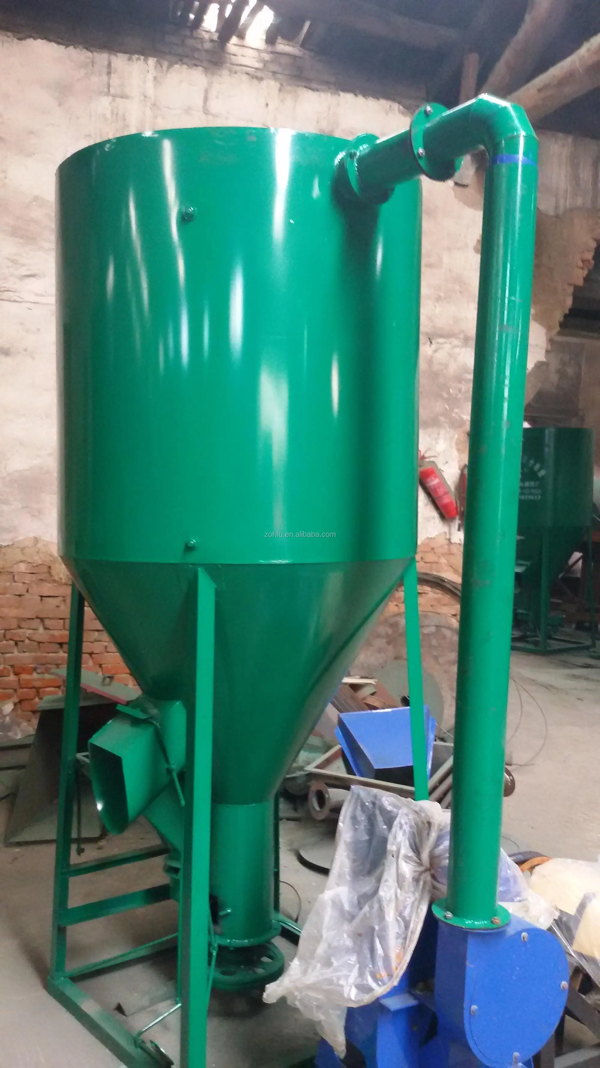 Chicken Food Mixing Machine Vertical 500kg Poultry Feed Mixer / Animal