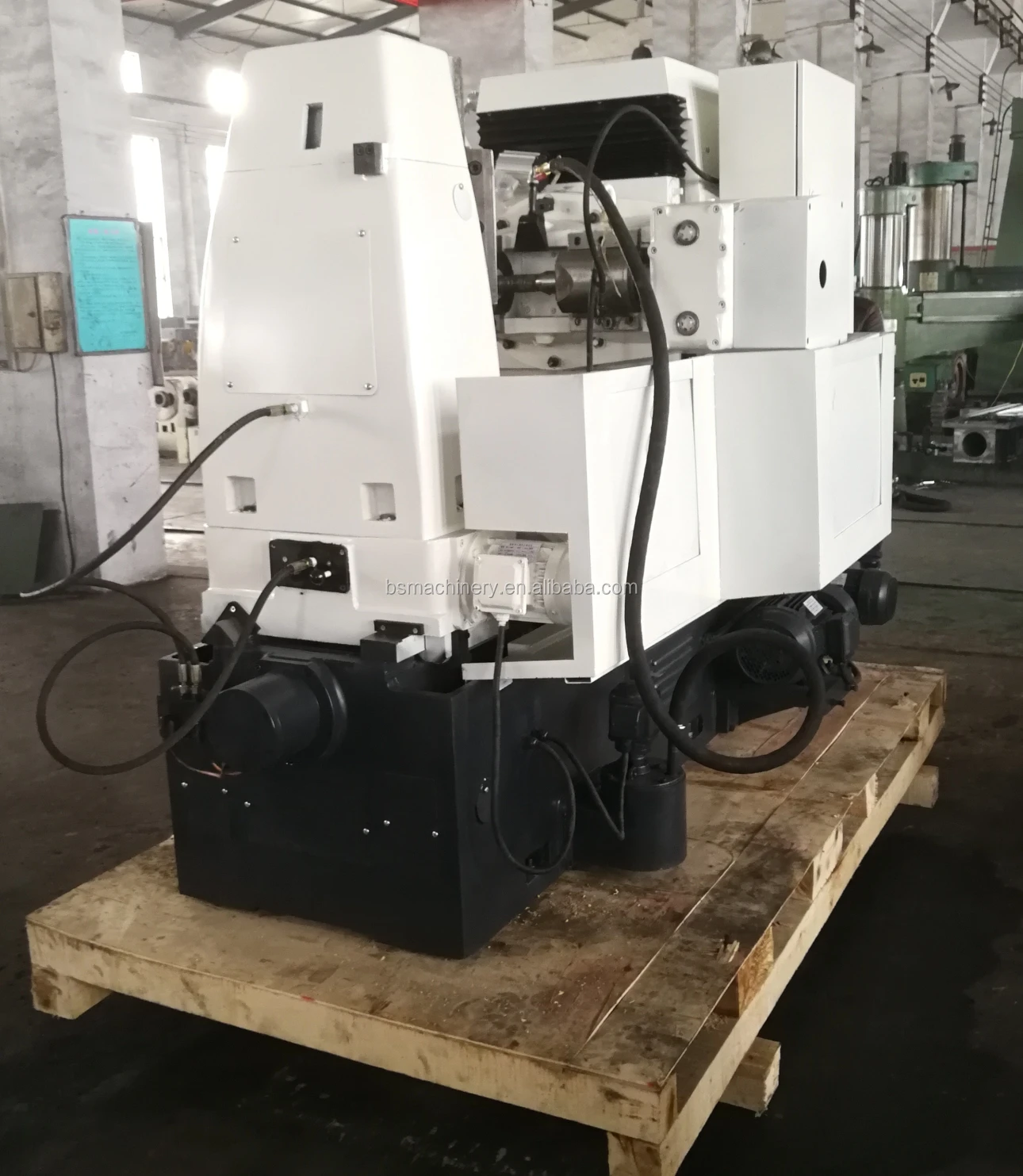 gear hobbing machine