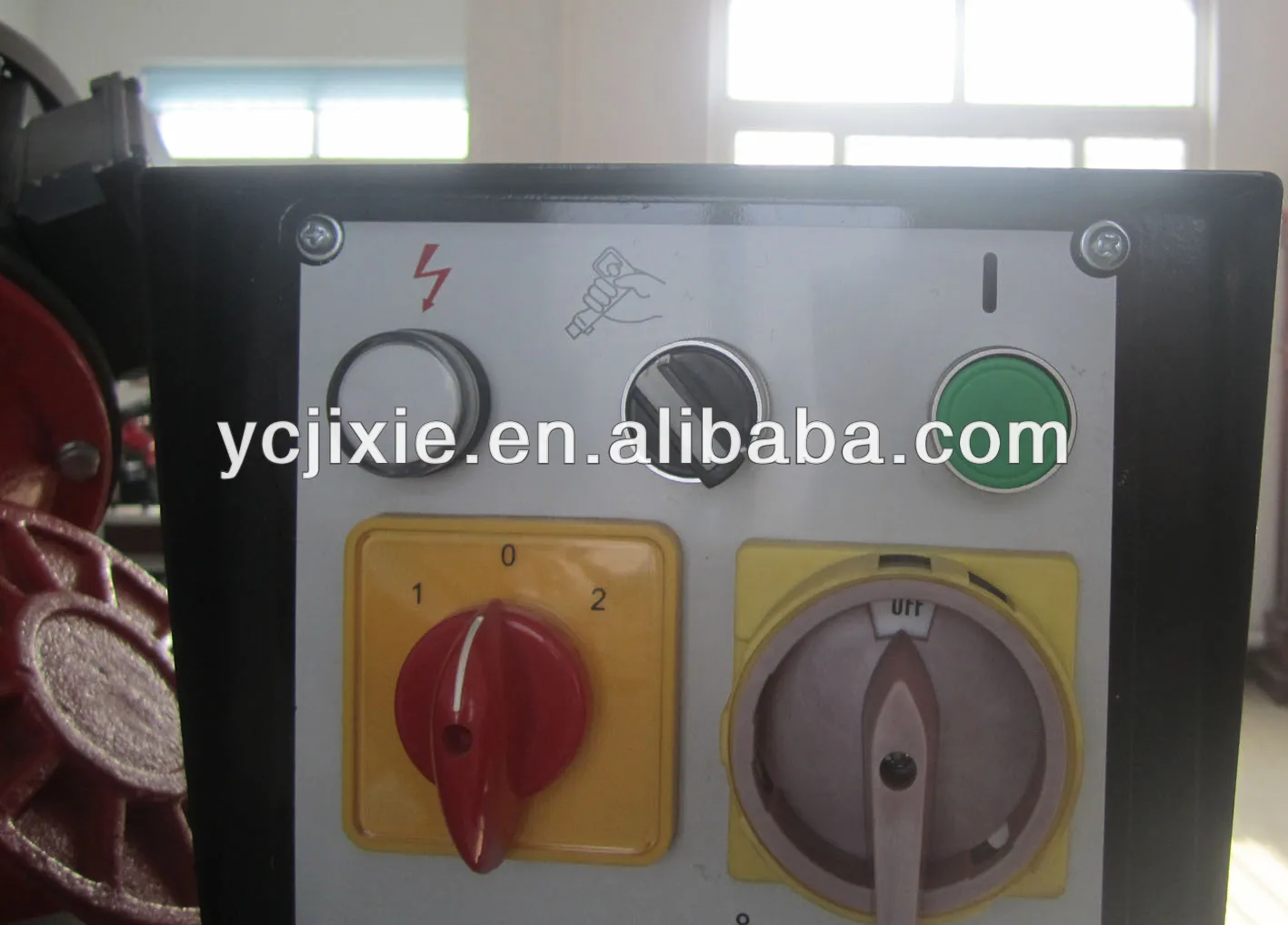 G5025 saw machine picture 5.jpg