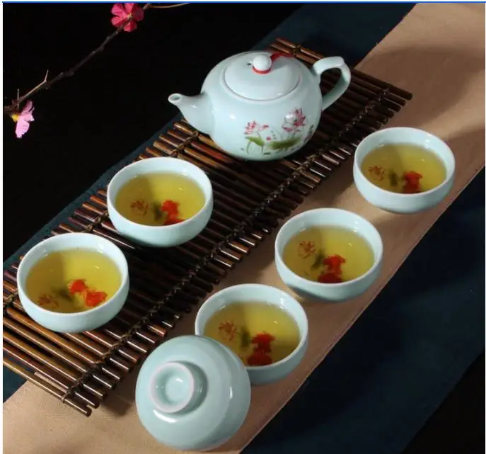 

Chinese Tea Cups Porcelain Celadon Fish Teacup Set Loose Leaf Teapot Drinkware Oolong Tea Ceramic China Kung Fu Tea Sets D042, Customized