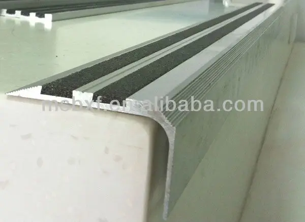 installation de revêtement de sol stratifié en bois