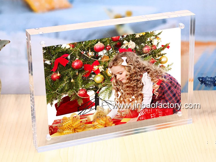 acrylic christmas gift.jpg