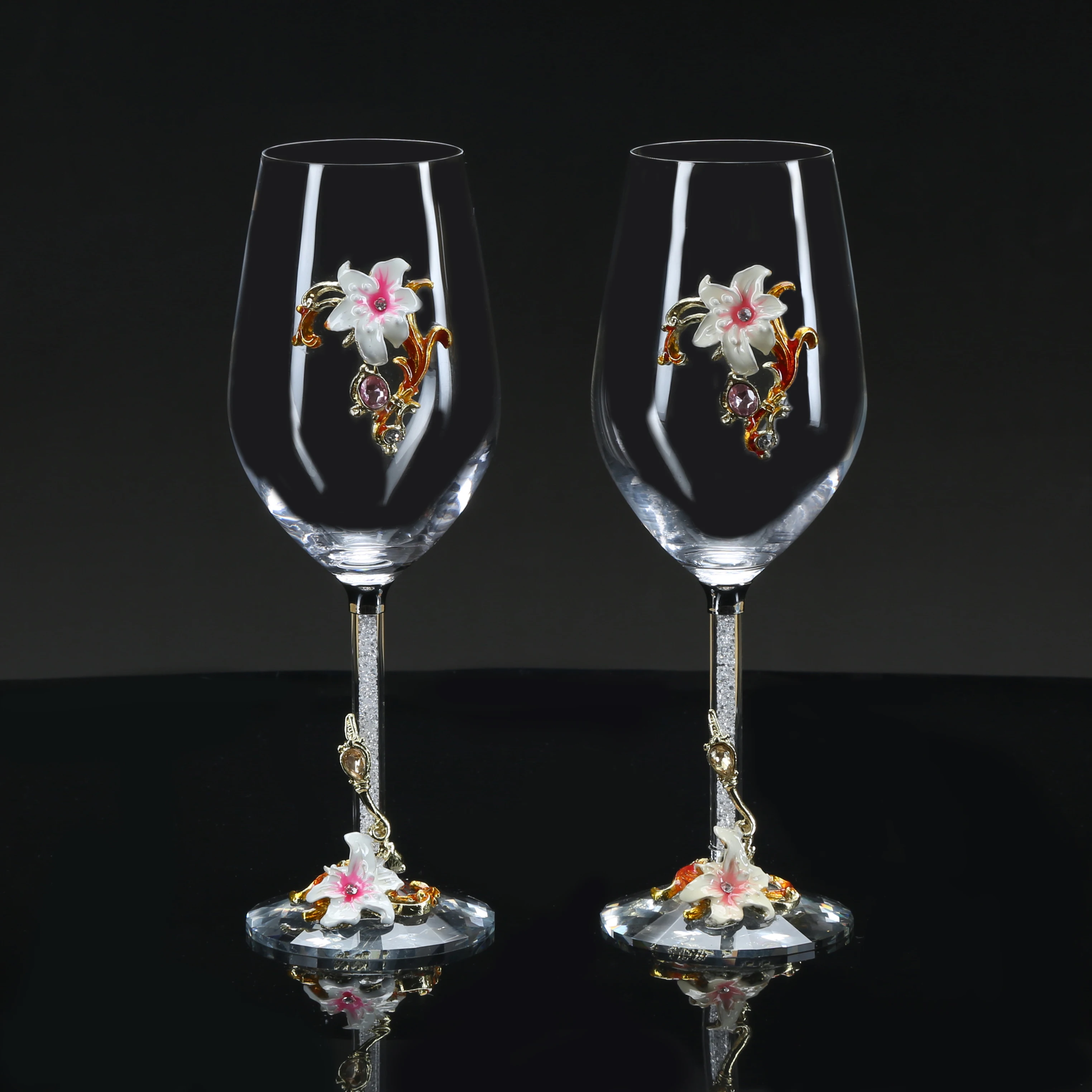 批发水晶干手工水晶把柄带花的酒杯