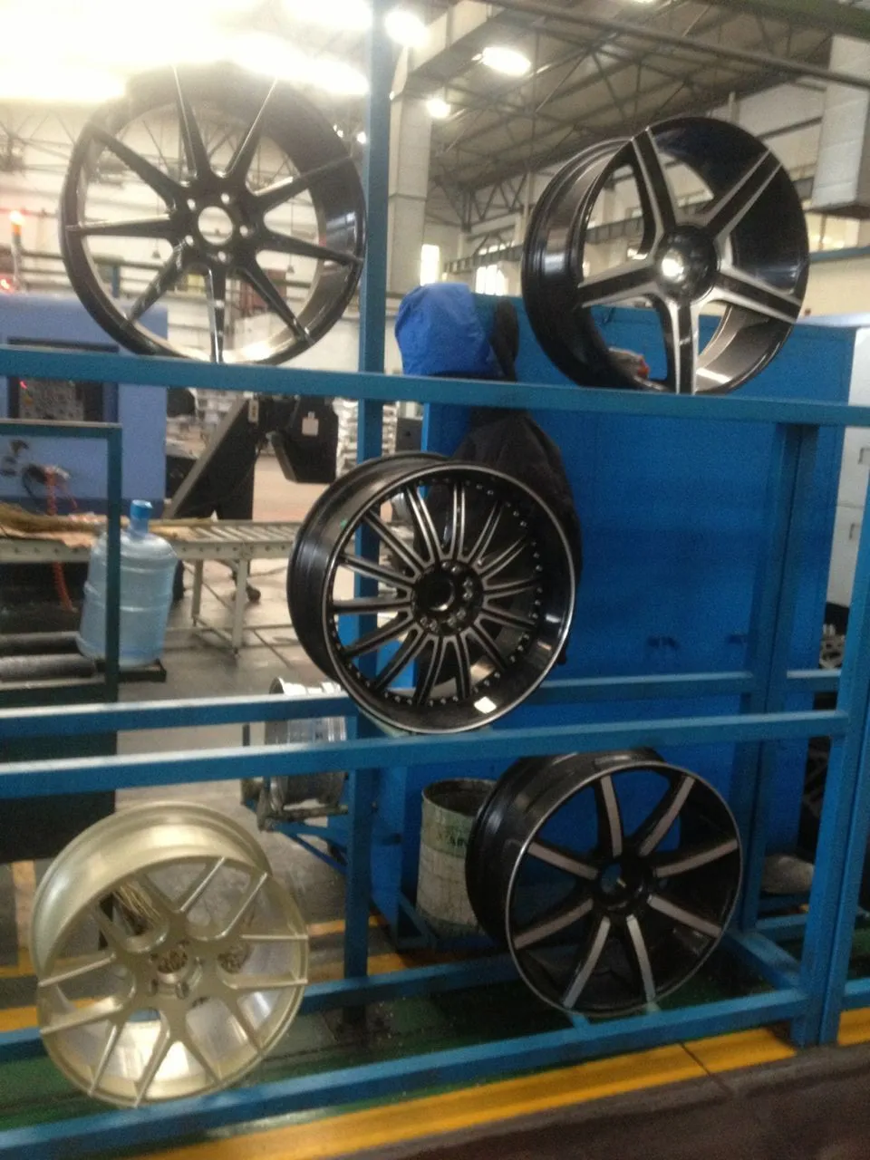 中国工厂价格高质量汽车铝合金轮毂 16x7 16x8 17x7.