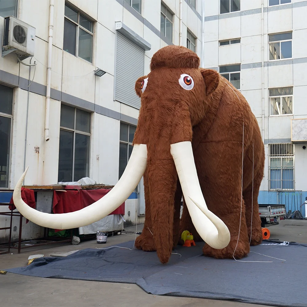 Мамонты 3.3 5. Надувной мамонт. Надувной слон. Надувной слон гигантский. Мамонт надувная фигура.