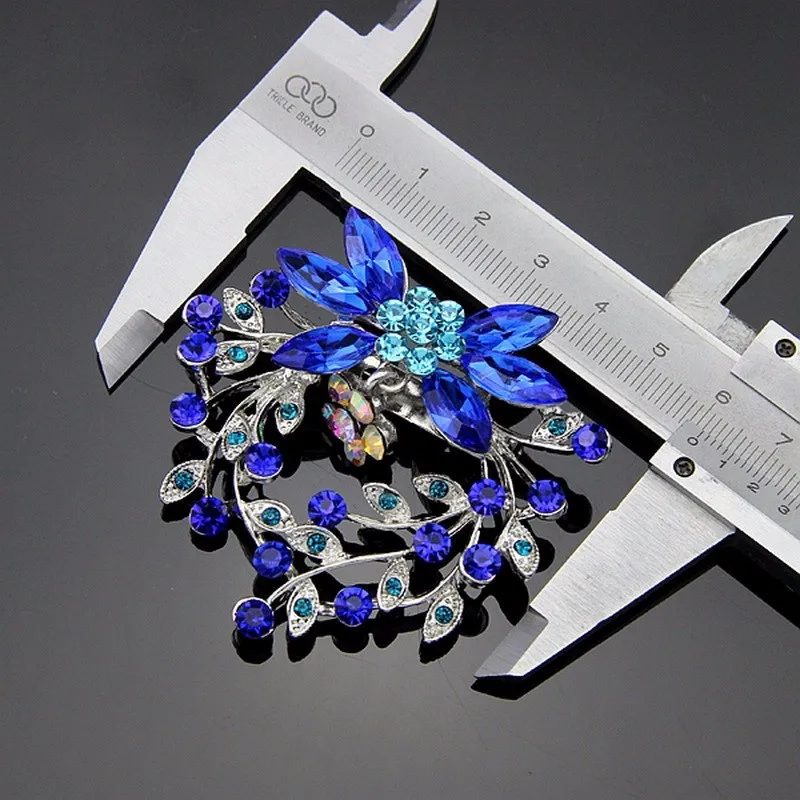 RHINESTONE BROOCH (1).jpg
