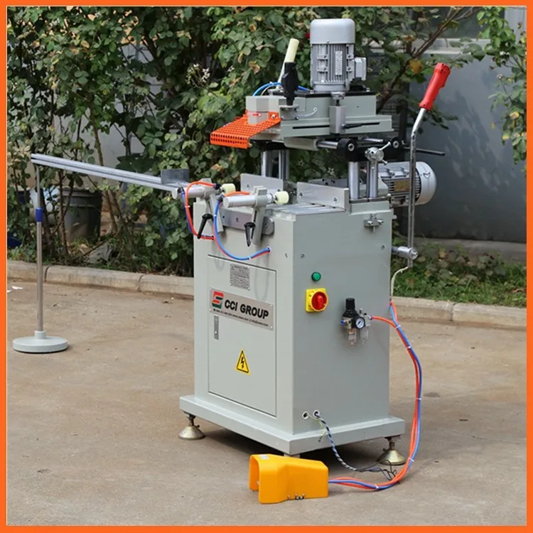 3.SSKC03-100 upvc window making machine