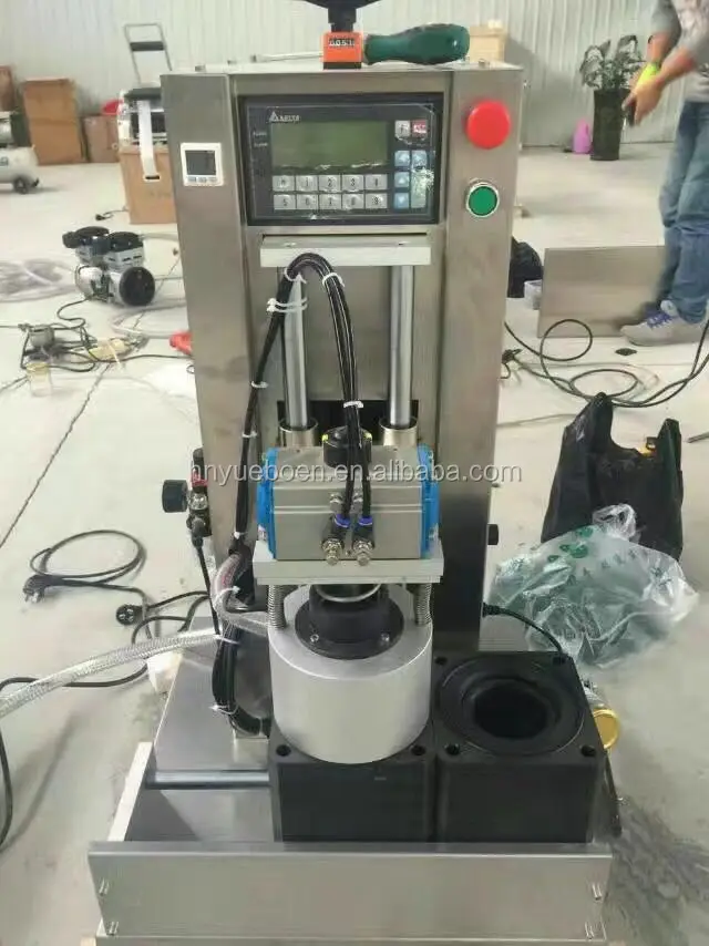 glass bottle twist off cap vacuum capper machine .jpg