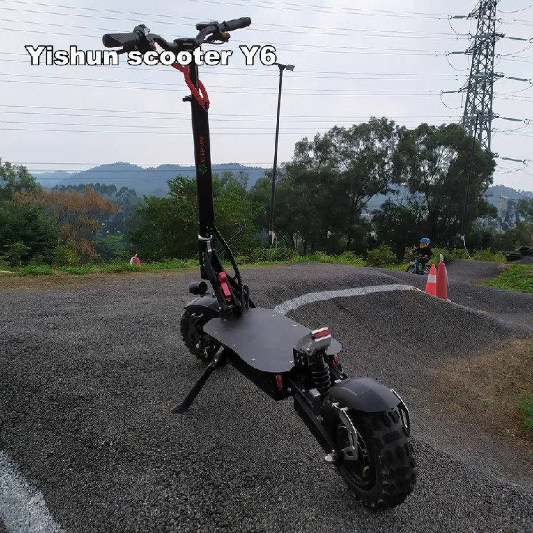 Yishun 3600W 60V e scooter with 20Ah lithium battery and 11' Dual motor electric scooter