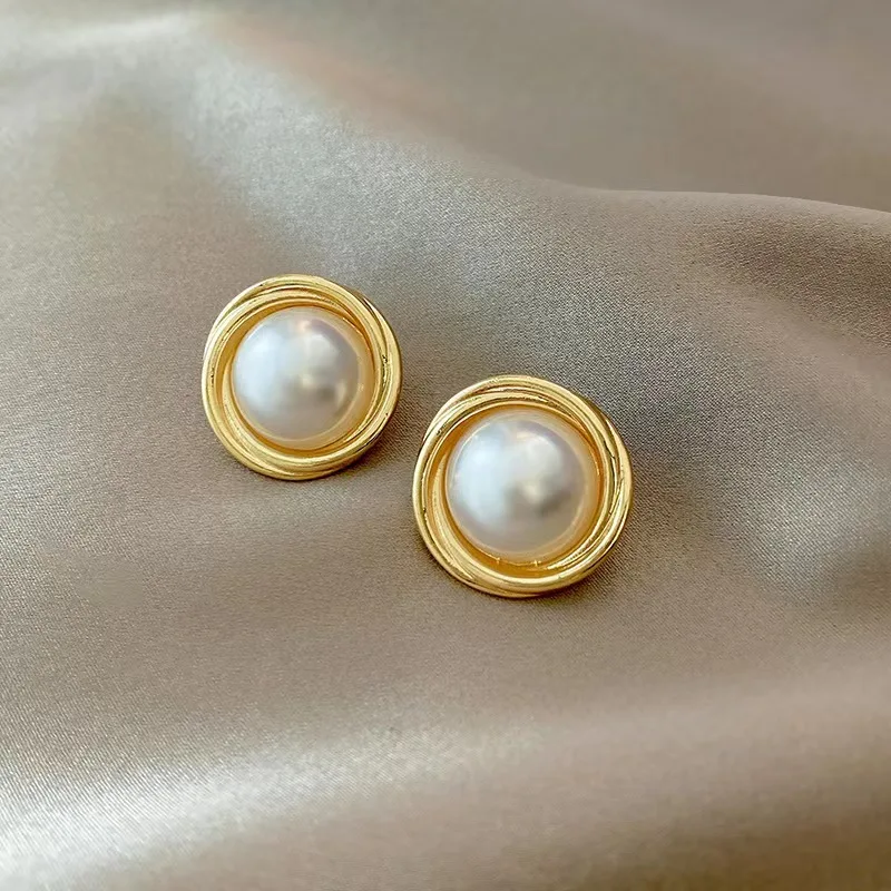 

2022 Wholesale Cute Statement Earrings Gold Plated Pearl Stud Custom Earring For Girls Jewelry