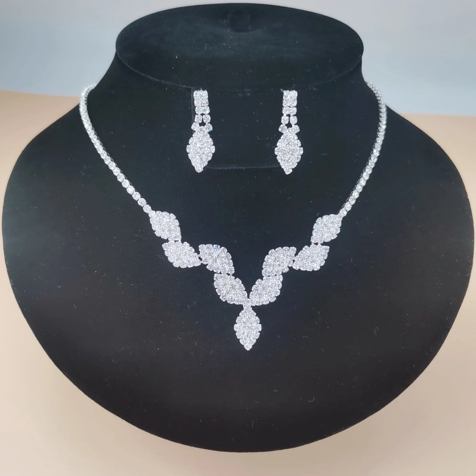 

New wedding accessories bridal accessories necklace independent packaging silver earrings necklace set