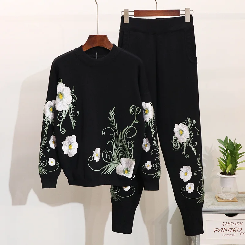 

Winter Tracksuit Women 2 Pieces Set Flower Embroidery Knitted Sweaters Top and Pant Plus Size Ladies Sweater Suits Outfits