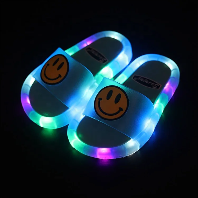

Web celebrity hot style summer children smiley luminous indoor outdoor non-slip bright light soft bottom crystal slippers, As picture
