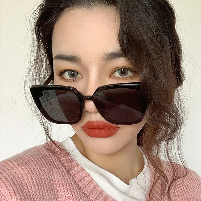 

New Plastic Cat Eye Women Oversized Sunglasses Vintage Retro Mirror Female UV400 Sun Glasses