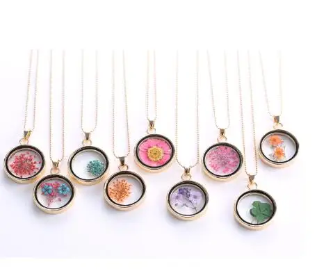 

Glass Charms Pendant Necklace Dried Flower Real Dry Flower Round Locket Necklace Gold Chain Necklace for Women Jewelry Fashion