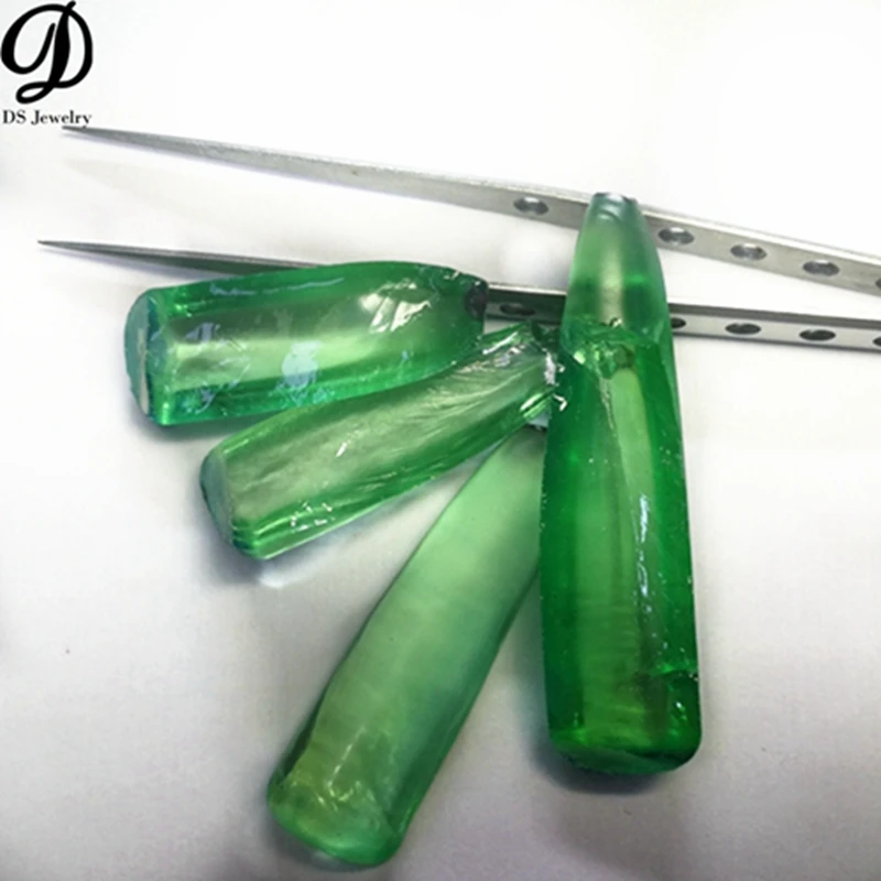 

Top quality Synthetic raw light green Corundum