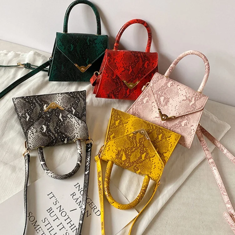 

Qetesh 2020 Hot Sale Fashion Purse Pu Leather Bags For Girls Women Chain, Customizable