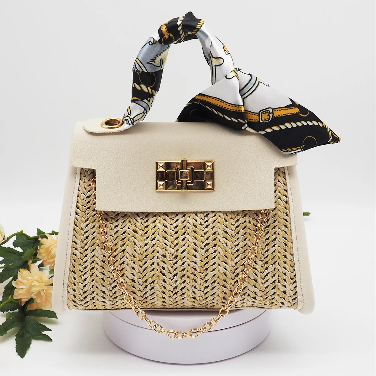 

2021 new female summer girl handbag pastoral style woven bag retro portable straw bag fashion messenger bag, Customized color