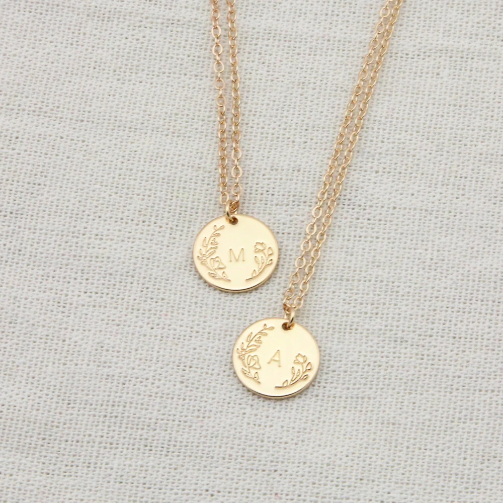 

Dainty Wild Flower Disc Initial Necklace Floral Letter Alphabet Necklace Gift for Daughters Mothers Bridesmaid Women