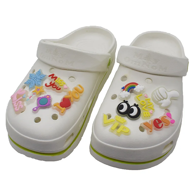 

Luminous PVC Shoe Charms Croc Charm Vendor Designer Clogs Shoes Buckle Croc Decoration Accessories Designer Charms Bulk