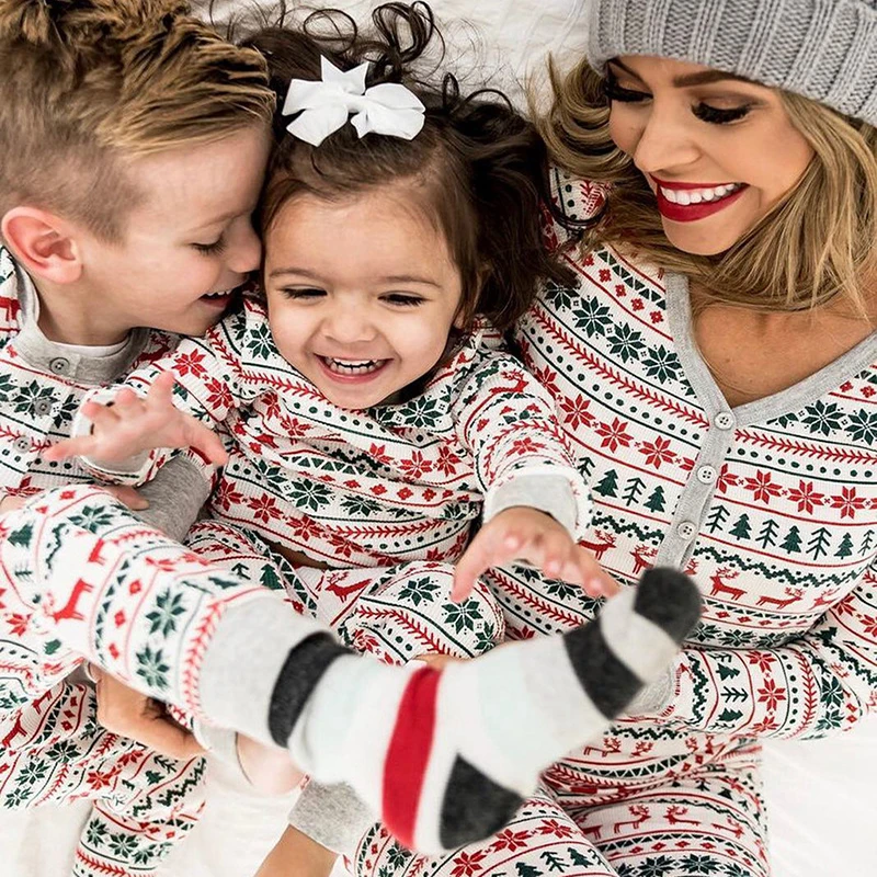 

2020 New Fashion Xmas Tree Elk Snowflake Stripes Homewear Dad Mum Kids Christmas Matching Family Pajamas