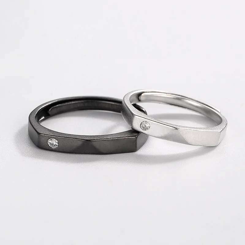 

S925 silver black and white lovers ring a pair of simple design sandblasting texture of men and women on the ring, Black and silver