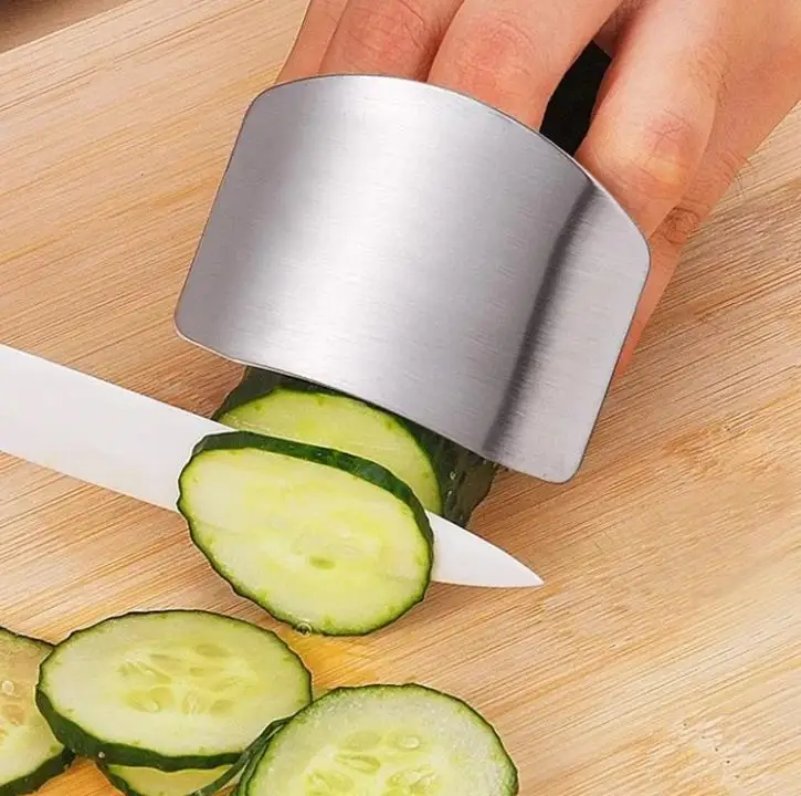 

Stainless steel Finger Protector Avoid Hurting When Slicing and Dicing Kitchen Chop Cut Tool