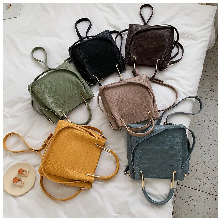 

2021 New Korean style cross-body small black bag fashion retro single shoulder bucket bag, As the pics