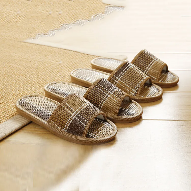 

Attractive Design Men's and women's slipper made of rattan grass, Bamboo color