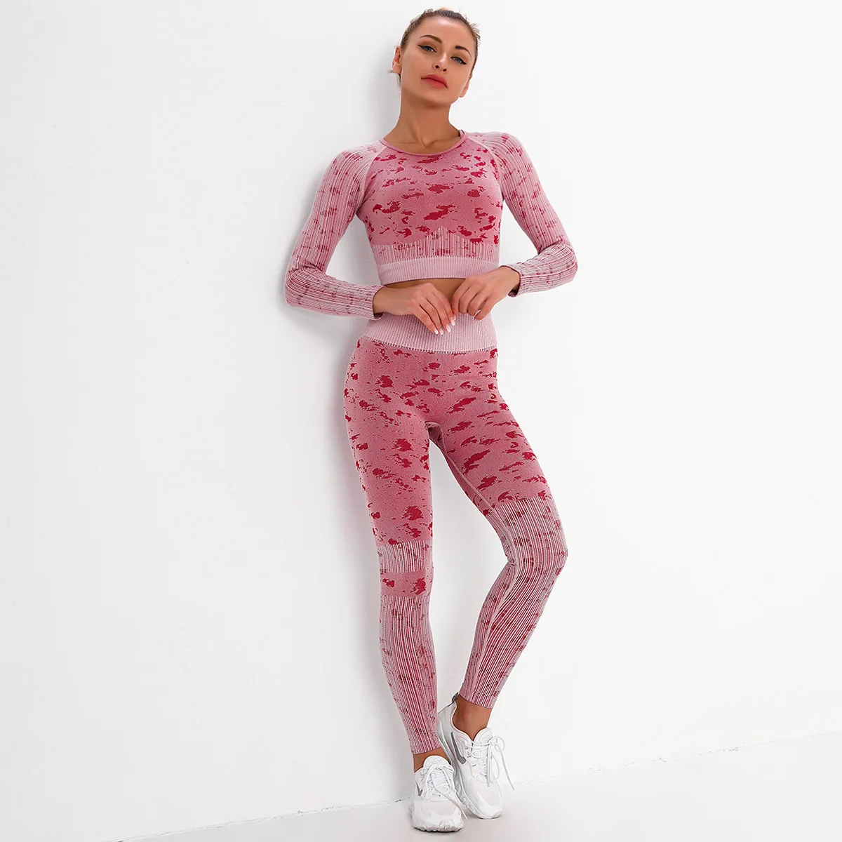 

Yoga sweatshirt crop seamless leggings high quality female long-sleeved jacquard yoga jacket suit top and 2 pieces of leggings