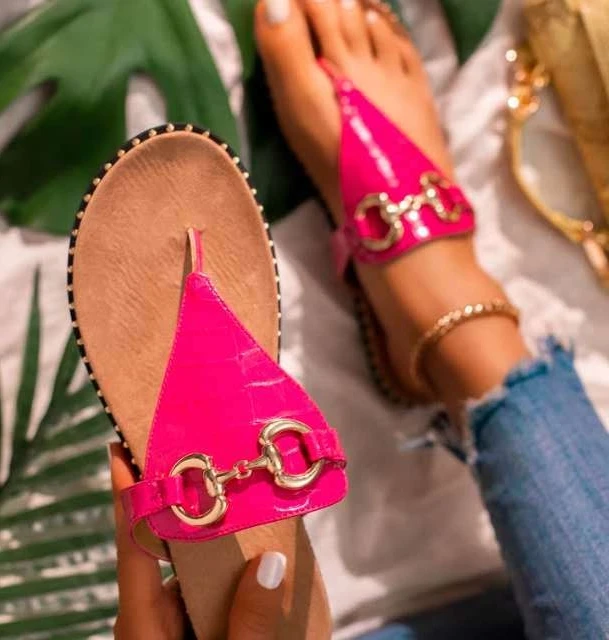 

Women's Summer Flat Comfortable Flip Flops Sandals With Metal Buckle Sandals Outdoor Beach Slippers, Pictures