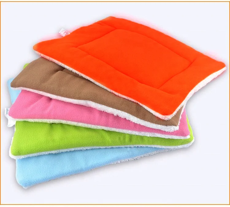 

Wangyu Custom Wholesale Candy Colors Pet Heating Pad Dog Cat Fleece Blankets Warm Pet Sleep Mat, As picture