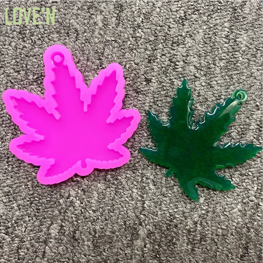 

LOVE'N LV084K Shiny weed leaf keychain resin mold for DIY handmade craft