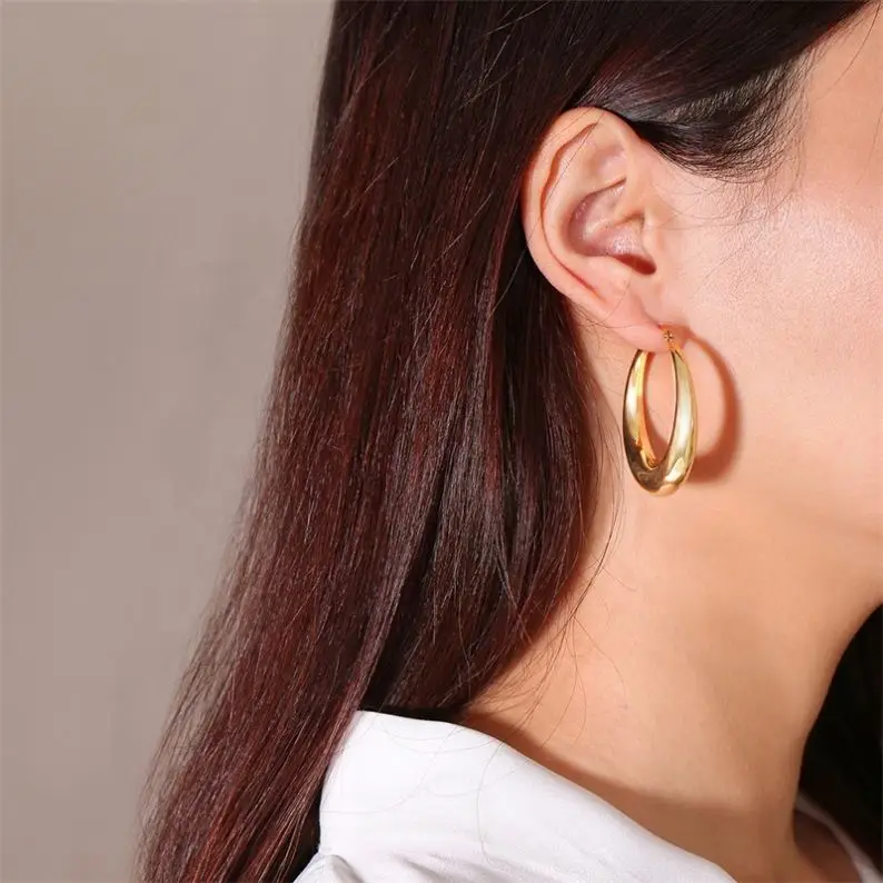 

Fashion Circle Women's Earrings Personalized Simple Glossy Earrings, Picture