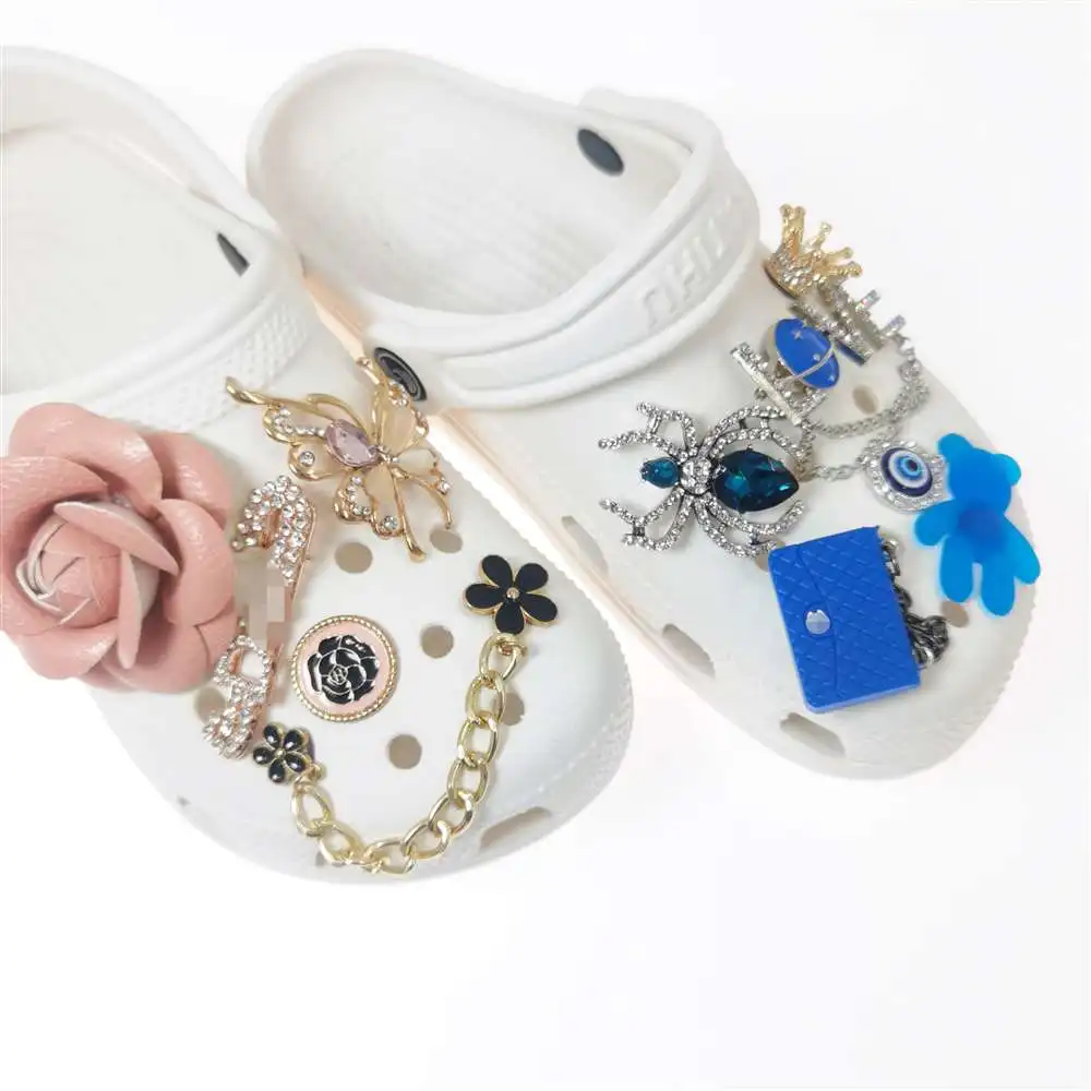 

New Trend DIY Shoes Decoration LUXURY Animals Charms Designer Charms Gift Birthday Charms