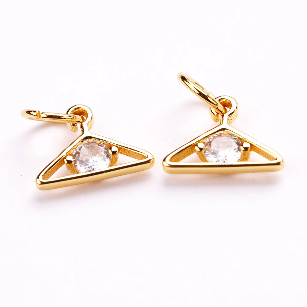 

Small hanger-shaped pendant copper zirconium micro-inlaid 6.8*9.3mm electroplated tri-color pendant