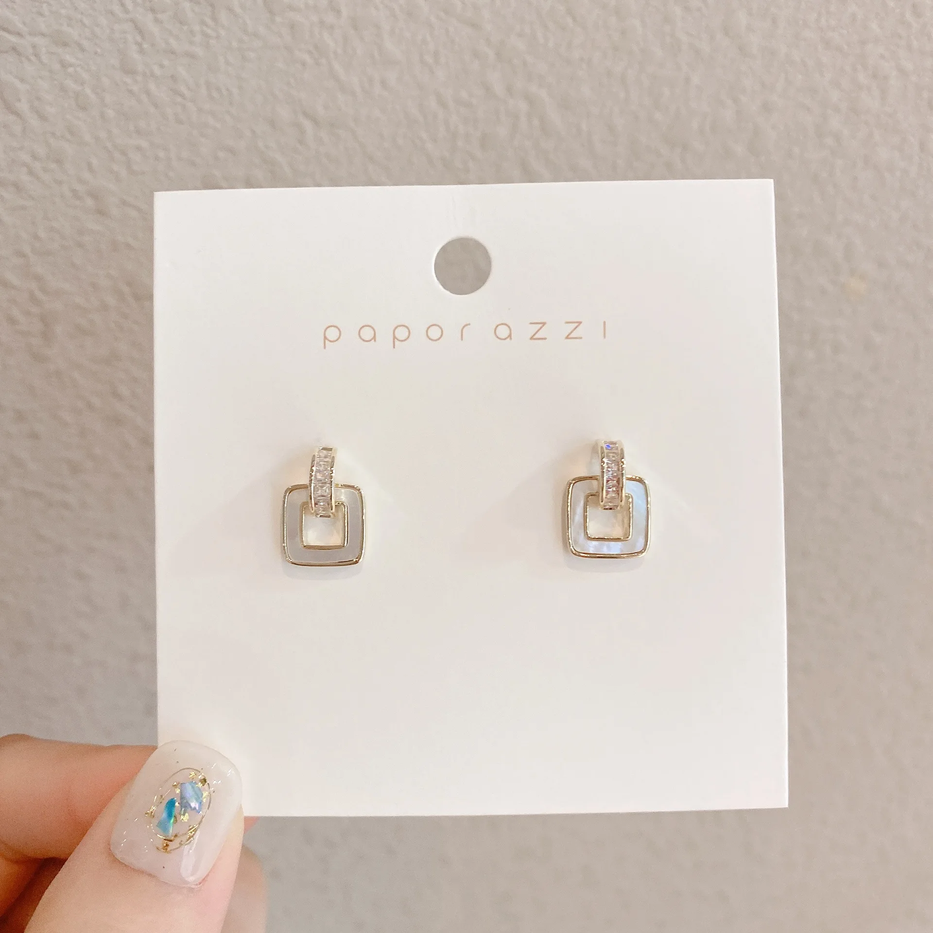 

Zircon Cowry Shell Jewelry 925 Silver Needle Earrings Wholesale