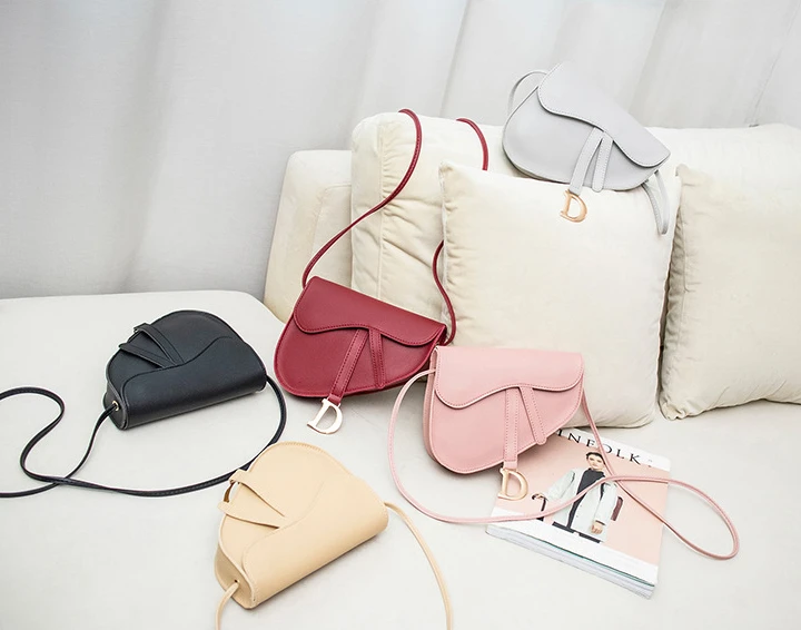 

Simple and versatile mini tassel shoulder bag cover saddle mobile phone bag