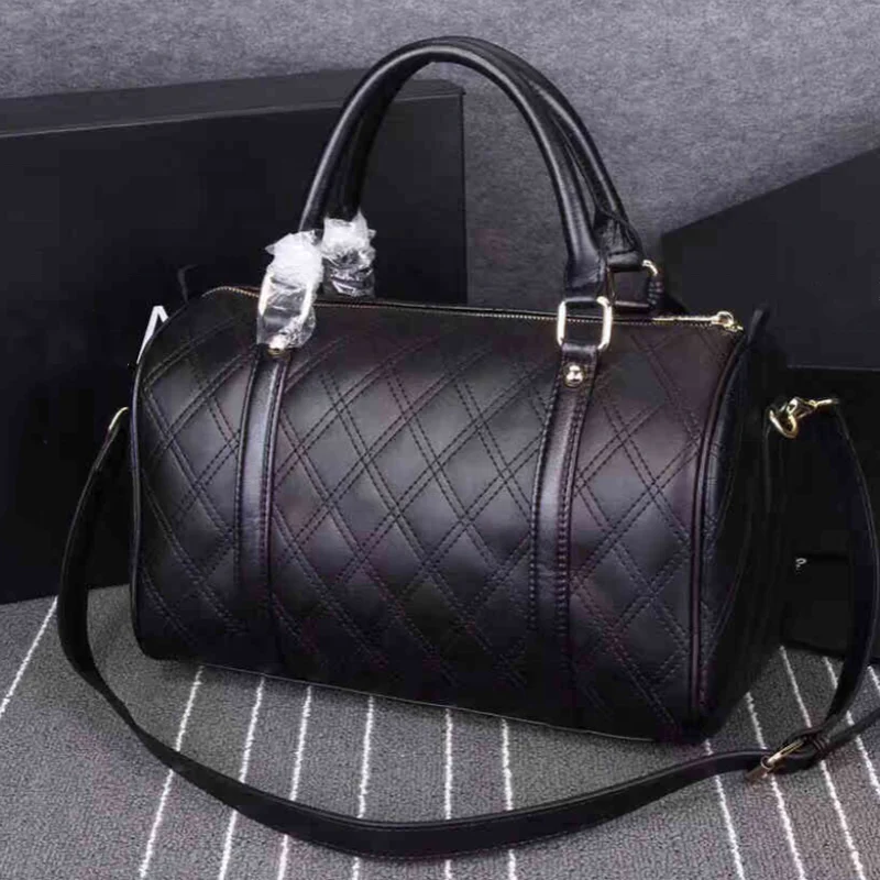 

Wholesale Large luxury Leather traveling holdall handbag weekender gym travel shoulder bag designer checkered duffle bag, 2 colors