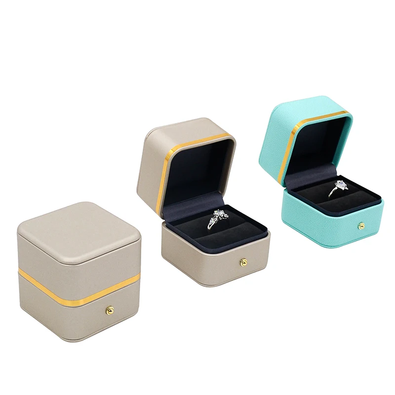 

High Quality Jewelry Earring Case With luxurious metal inserts Small Engagement Romantic Leather Ring Box
