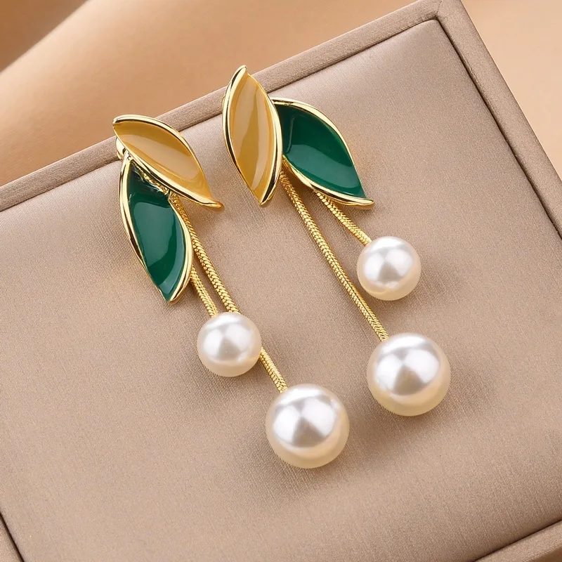 

luxury Pearl leaf long tassel earrings personality design feeling women jewelry eardrop