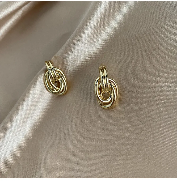 

JUHU New Design Retro Simple Round Metal Ring Gold Earrings Personality Geometric Metal Street Earrings Alloy Jewelry For Women