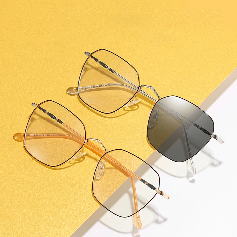 

Retro Square Glasses Fashion China Eyewear Frame Optical Eyeglasses Frames For Women Blue Light Photochromic Glasses