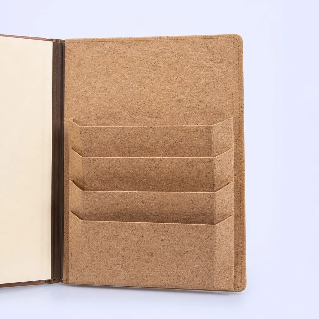 Back cover expandable accordion pocket