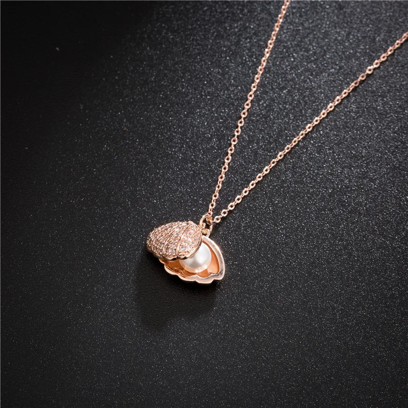 

Wenyii Rantai Kalung Fashion Rose Gold Plated Necklace Baroque Shell Designer Luxury Pendant Pearl Necklace Personalised Choker, Picture