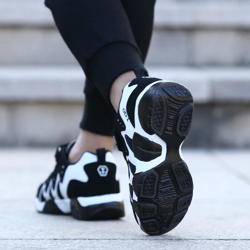 sports shoes (50).jpg