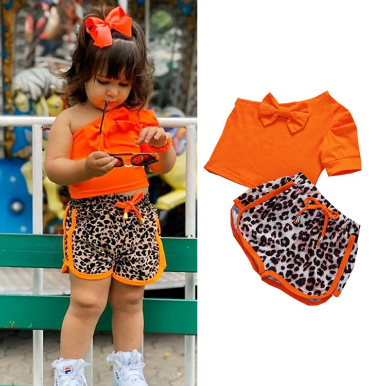 

2020 kids clothing summer new cotton off-the-shoulder single-sleeved T-shirt leopard print shorts girls clothes two-piece set, Picture color