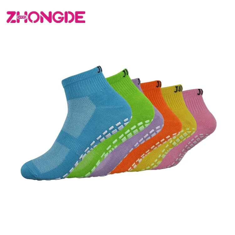 

ZD003 jump trampoline grip anti slip socks in stock colorful non slip skid yoga sport, Custom