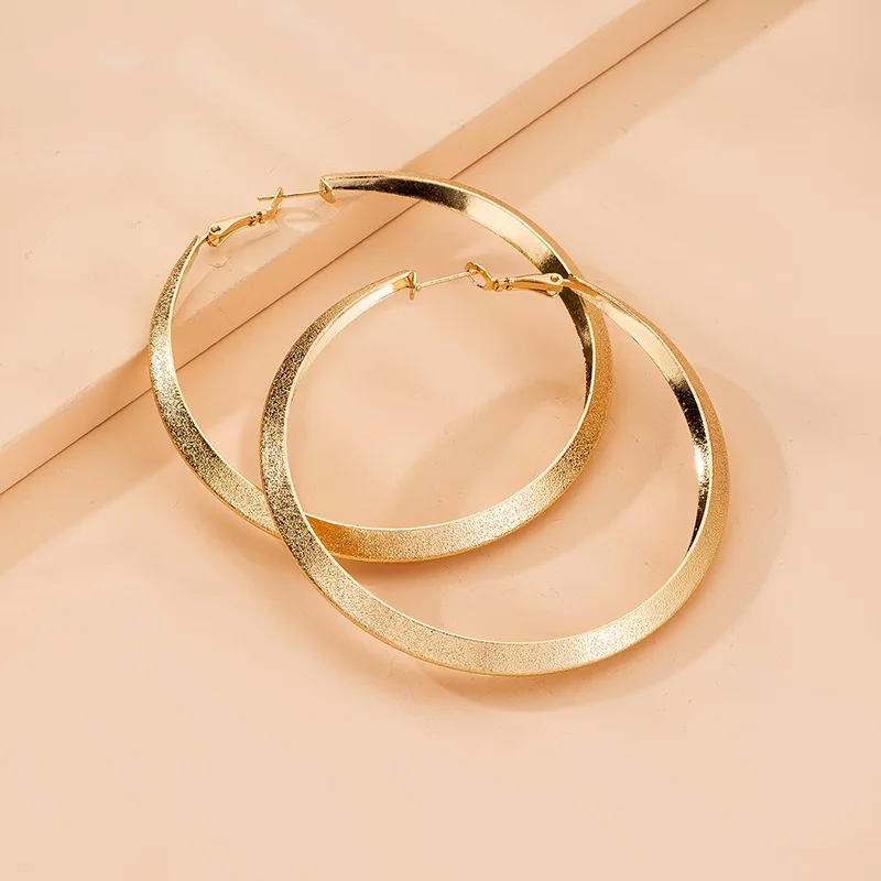 

Fashional Gold Metal Large C Shaped Flat Hoop Earrings, Picture shows/custom color