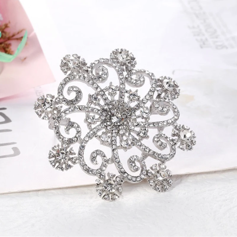 

Simple fashion creative rotating sun flower brooch alloy diamond ladies corsage brooch